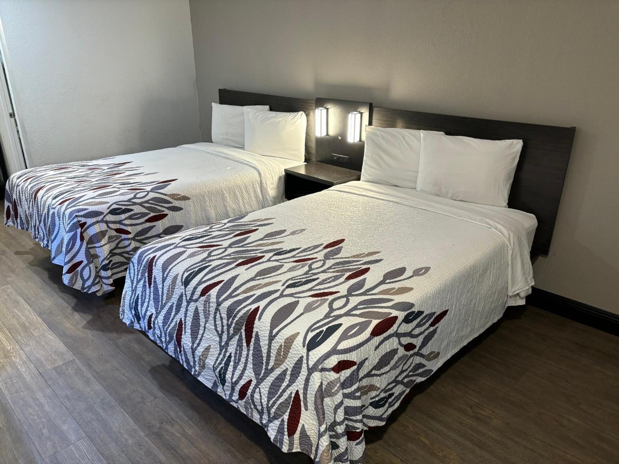 Hotel Red Roof Wildwood, Fl - The Villages 2*